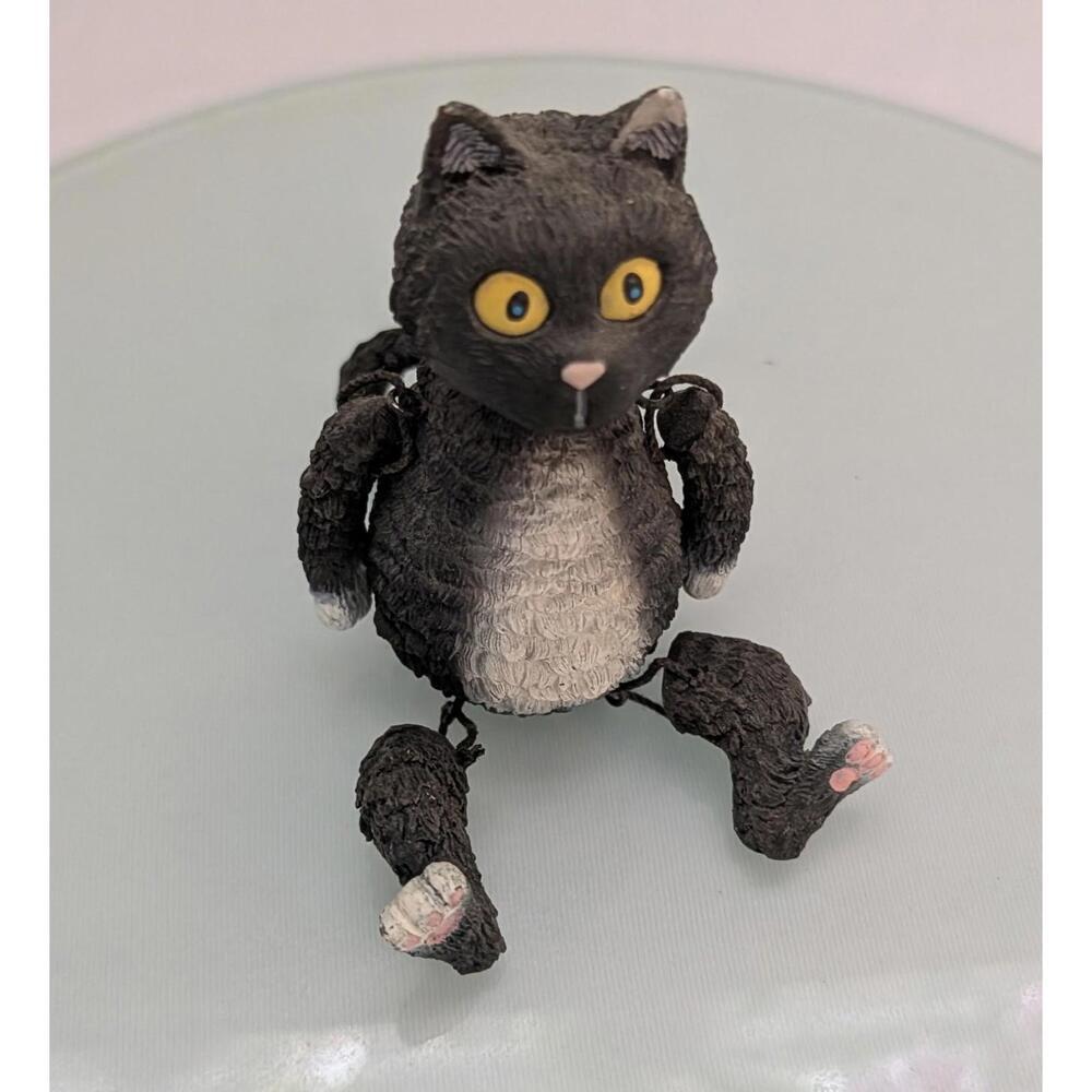 WMG Anthropomorphic Kitty Cat Shelf Sitter Figurine 1994